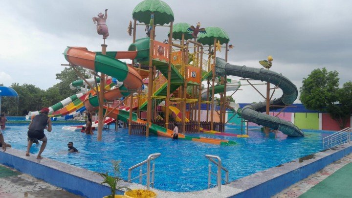 WATER PARK CONSTRUCTION SERVICES
